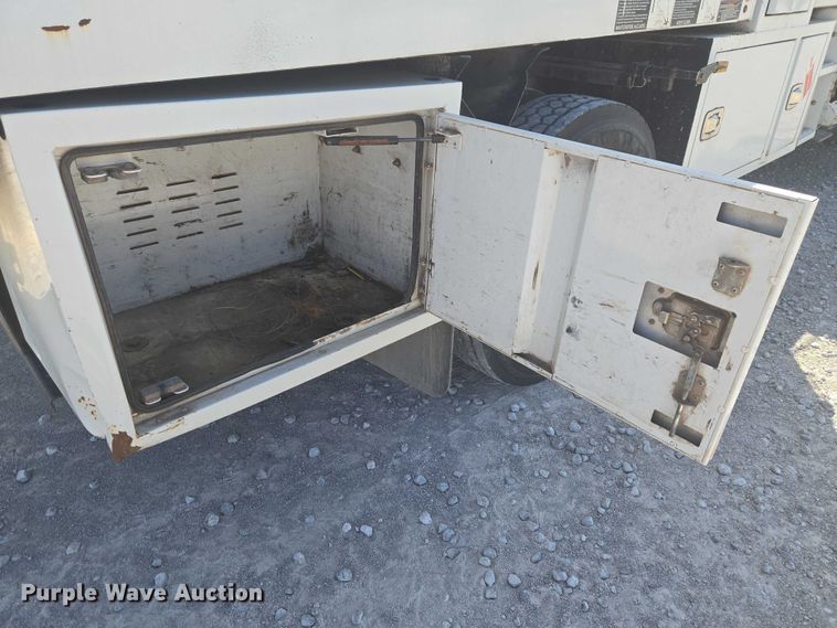 image for item YA3192 2017 Ford F750 Super Duty forestry bucket truck