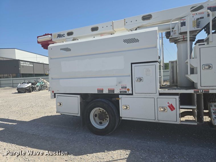 image for item YA3192 2017 Ford F750 Super Duty forestry bucket truck