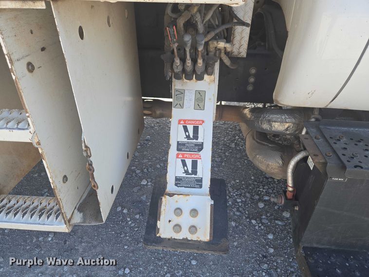 image for item YA3192 2017 Ford F750 Super Duty forestry bucket truck