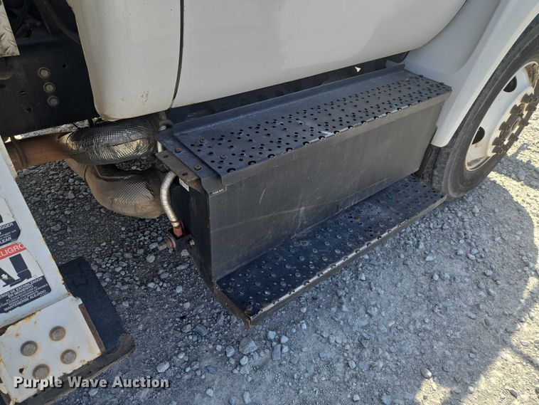image for item YA3192 2017 Ford F750 Super Duty forestry bucket truck
