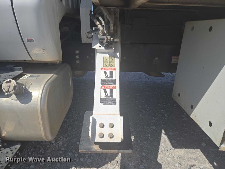 image for item YA3192 2017 Ford F750 Super Duty forestry bucket truck
