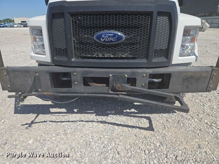 image for item YA3192 2017 Ford F750 Super Duty forestry bucket truck