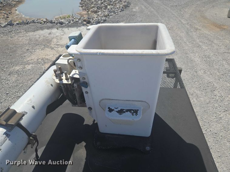 image for item YA3192 2017 Ford F750 Super Duty forestry bucket truck