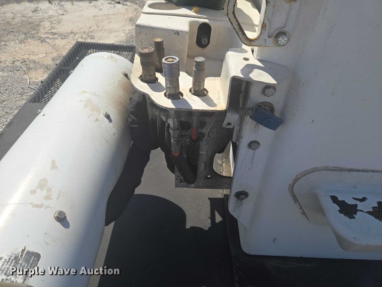 image for item YA3192 2017 Ford F750 Super Duty forestry bucket truck