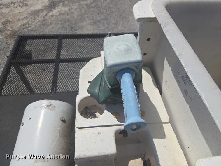 image for item YA3192 2017 Ford F750 Super Duty forestry bucket truck