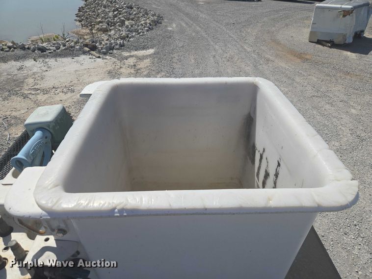 image for item YA3192 2017 Ford F750 Super Duty forestry bucket truck