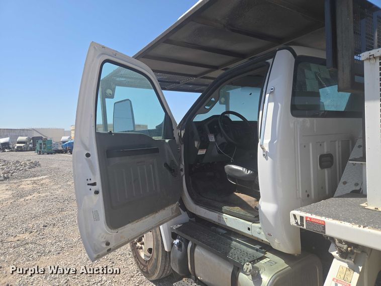 image for item YA3192 2017 Ford F750 Super Duty forestry bucket truck