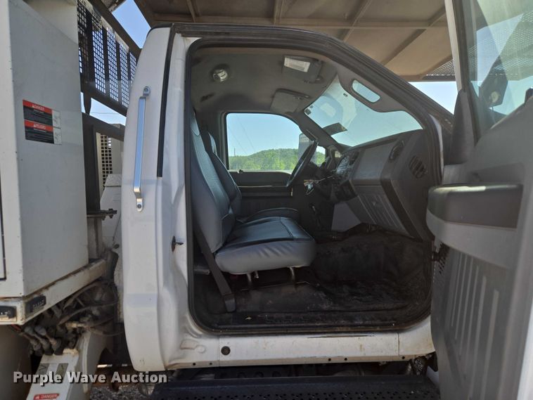image for item YA3192 2017 Ford F750 Super Duty forestry bucket truck