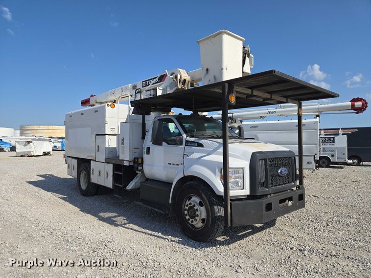 image for item YA3193 2017 Ford F750 forestry bucket truck