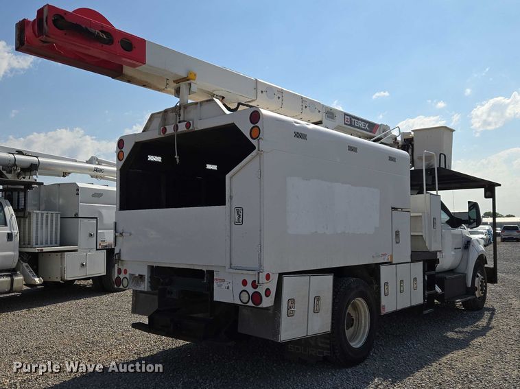 image for item YA3193 2017 Ford F750 forestry bucket truck