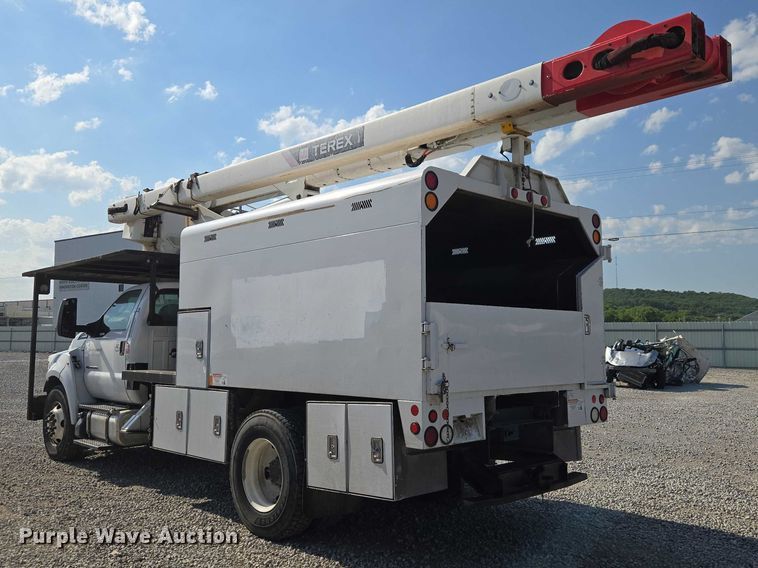 image for item YA3193 2017 Ford F750 forestry bucket truck