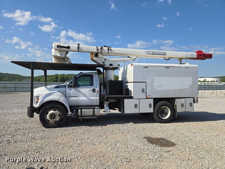 image for item YA3193 2017 Ford F750 forestry bucket truck