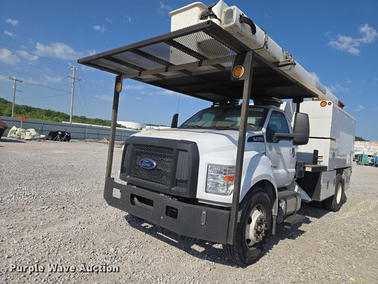 image for item YA3193 2017 Ford F750 forestry bucket truck