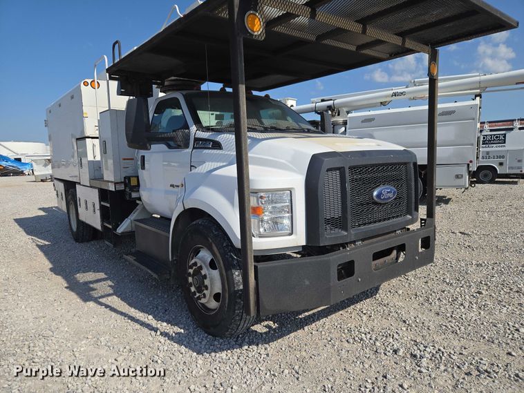 image for item YA3193 2017 Ford F750 forestry bucket truck