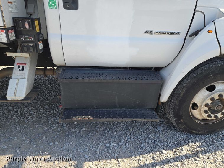 image for item YA3193 2017 Ford F750 forestry bucket truck
