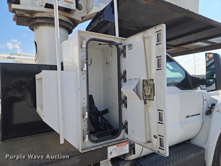 image for item YA3193 2017 Ford F750 forestry bucket truck
