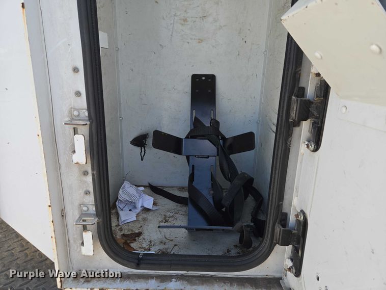 image for item YA3193 2017 Ford F750 forestry bucket truck