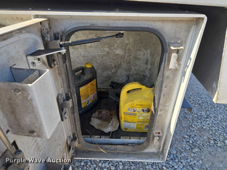 image for item YA3193 2017 Ford F750 forestry bucket truck