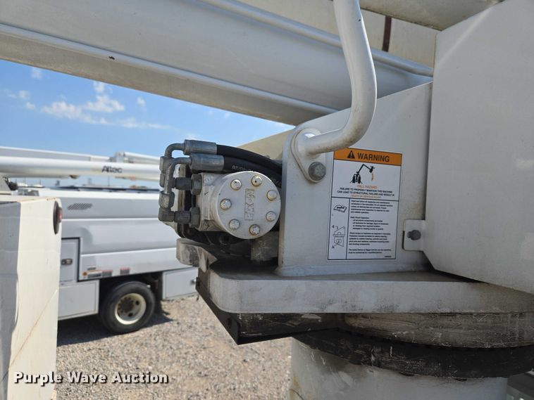 image for item YA3193 2017 Ford F750 forestry bucket truck