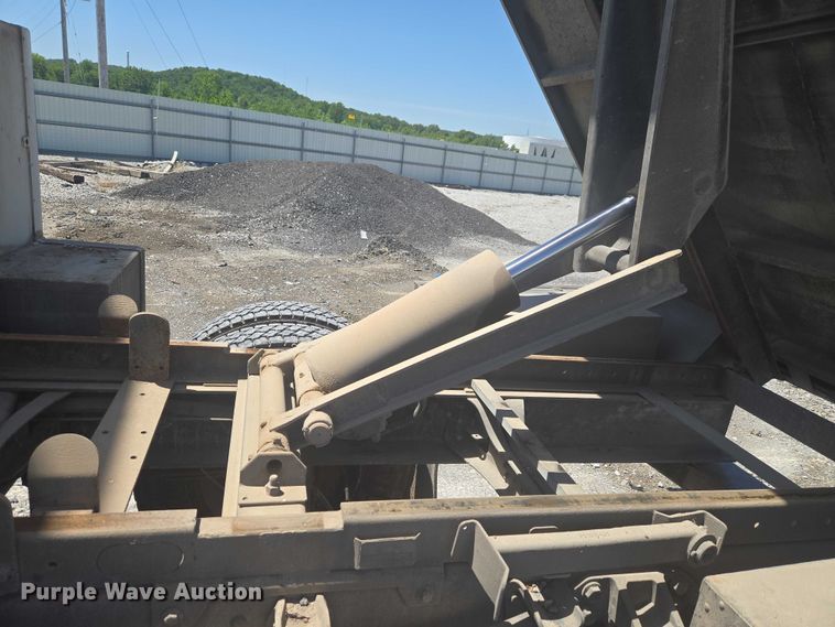 image for item YA3193 2017 Ford F750 forestry bucket truck