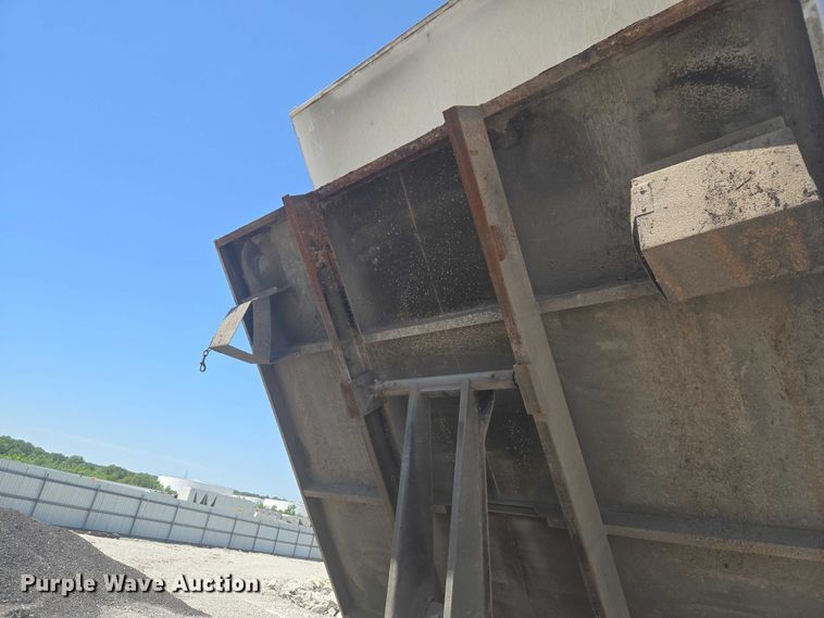 image for item YA3193 2017 Ford F750 forestry bucket truck