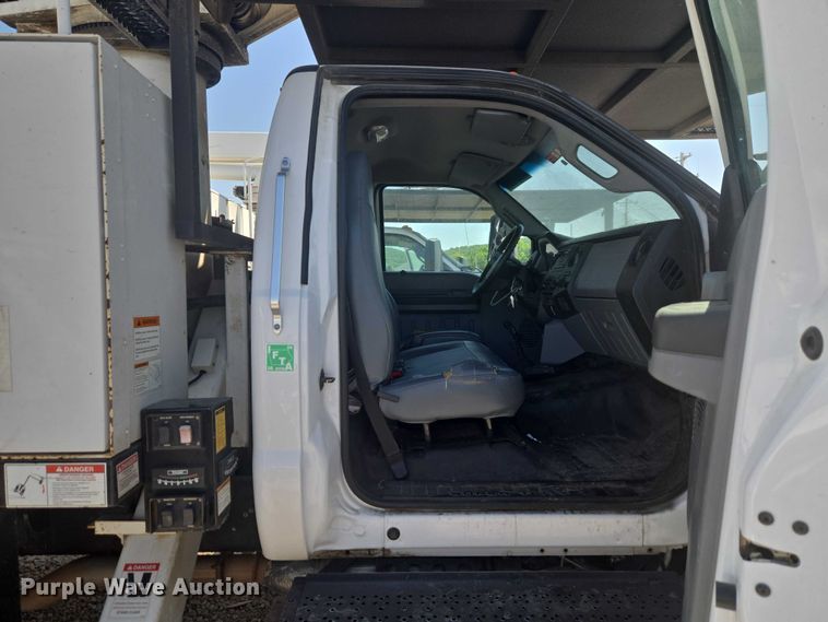 image for item YA3193 2017 Ford F750 forestry bucket truck