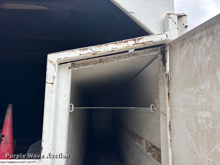image for item YA3239 2018 Freightliner Business Class M2 forestry bucket truck