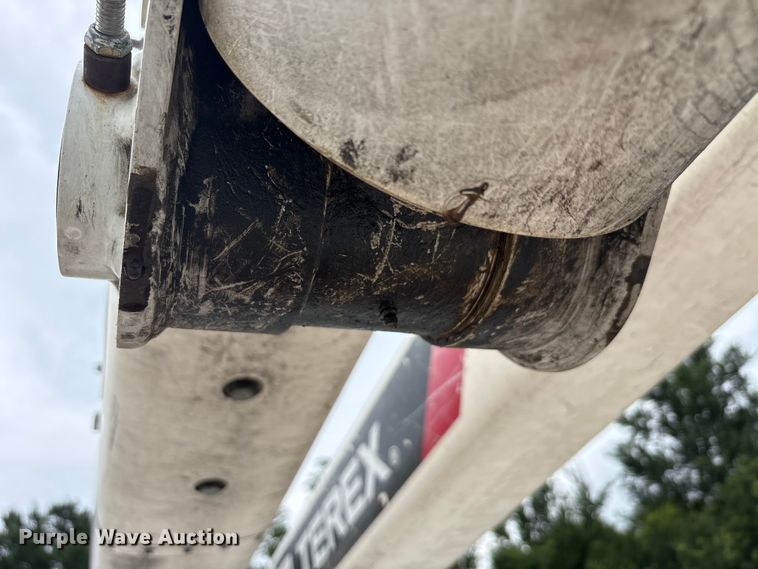 image for item YA3239 2018 Freightliner Business Class M2 forestry bucket truck