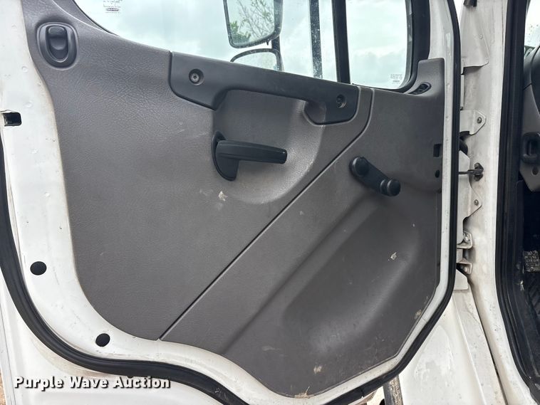 image for item YA3239 2018 Freightliner Business Class M2 forestry bucket truck