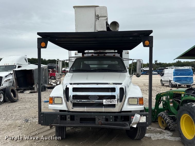 image for item YA3304 2015 Ford F750 Super Duty forestry bucket truck
