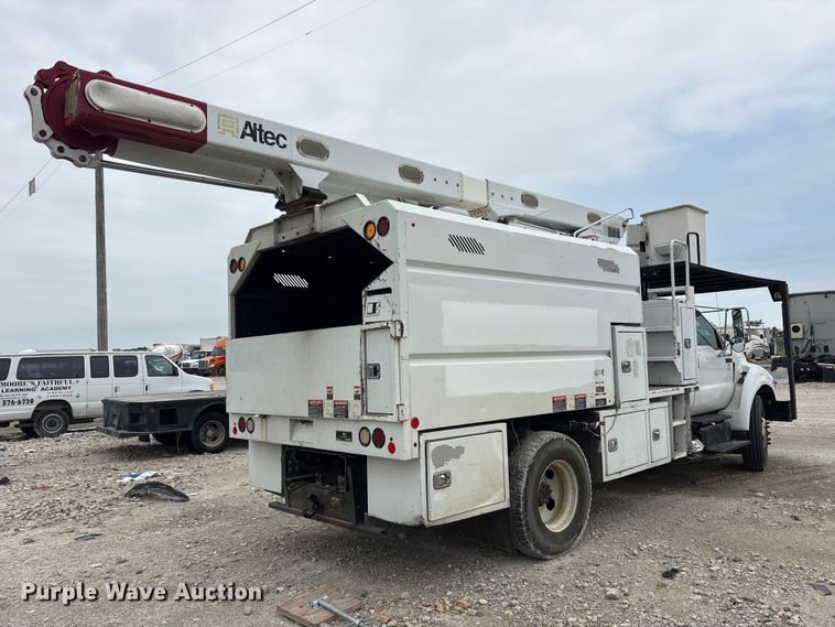 image for item YA3304 2015 Ford F750 Super Duty forestry bucket truck