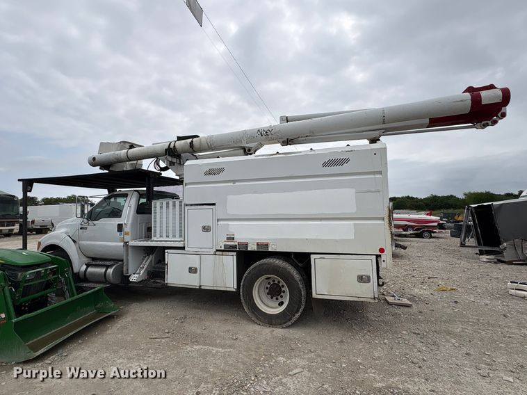 image for item YA3304 2015 Ford F750 Super Duty forestry bucket truck