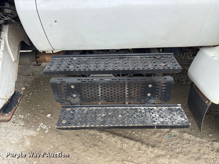 image for item YA3304 2015 Ford F750 Super Duty forestry bucket truck