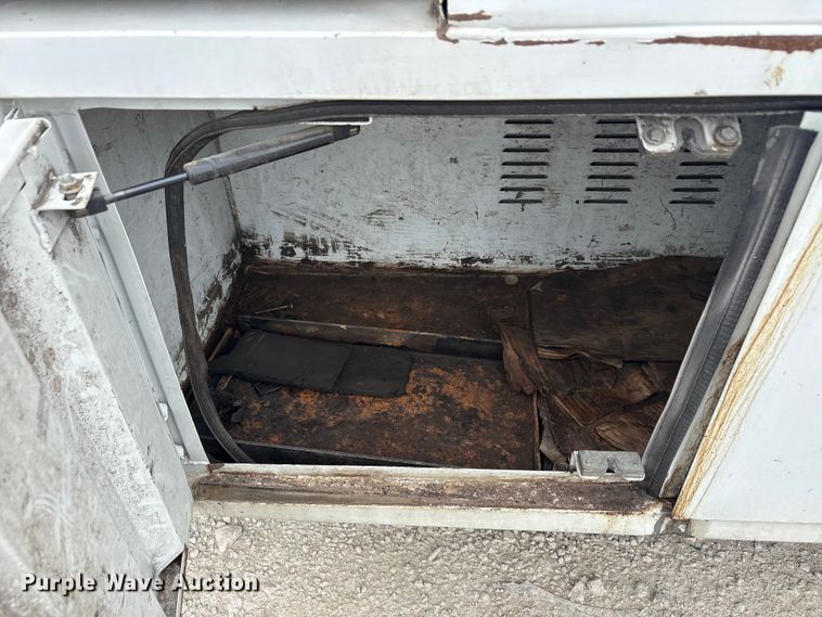 image for item YA3304 2015 Ford F750 Super Duty forestry bucket truck