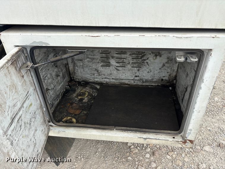 image for item YA3304 2015 Ford F750 Super Duty forestry bucket truck