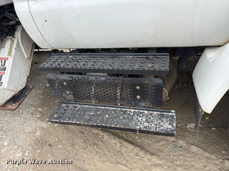 image for item YA3304 2015 Ford F750 Super Duty forestry bucket truck