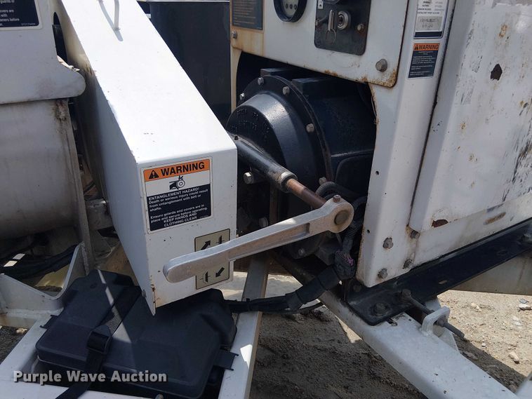 image for item YA3306 2019 Altec DC1316 wood chipper
