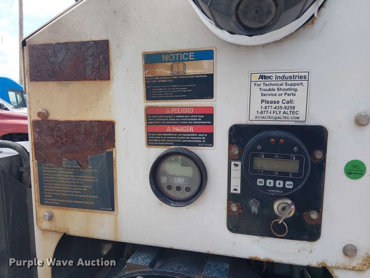 image for item YA3306 2019 Altec DC1316 wood chipper