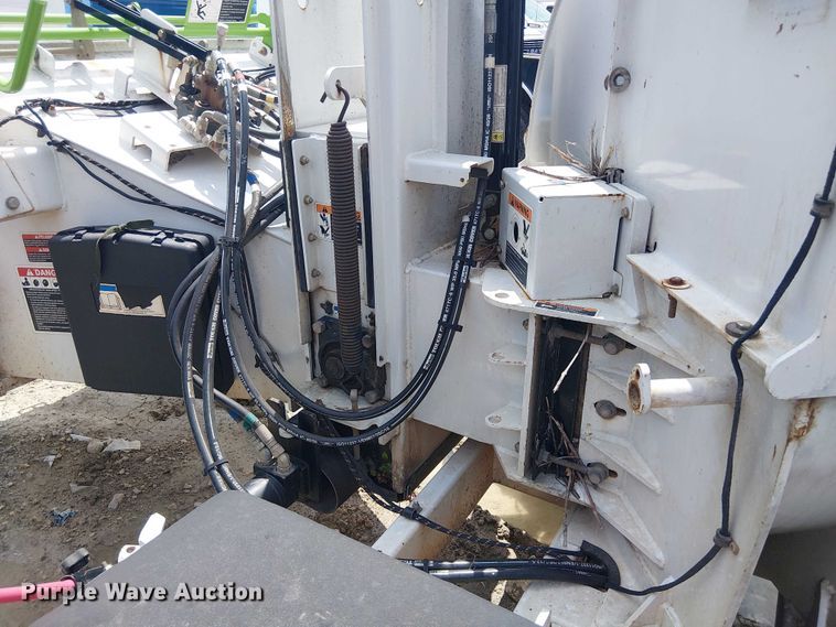 image for item YA3306 2019 Altec DC1316 wood chipper