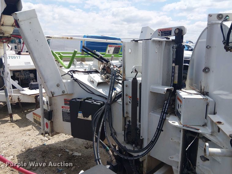 image for item YA3306 2019 Altec DC1316 wood chipper