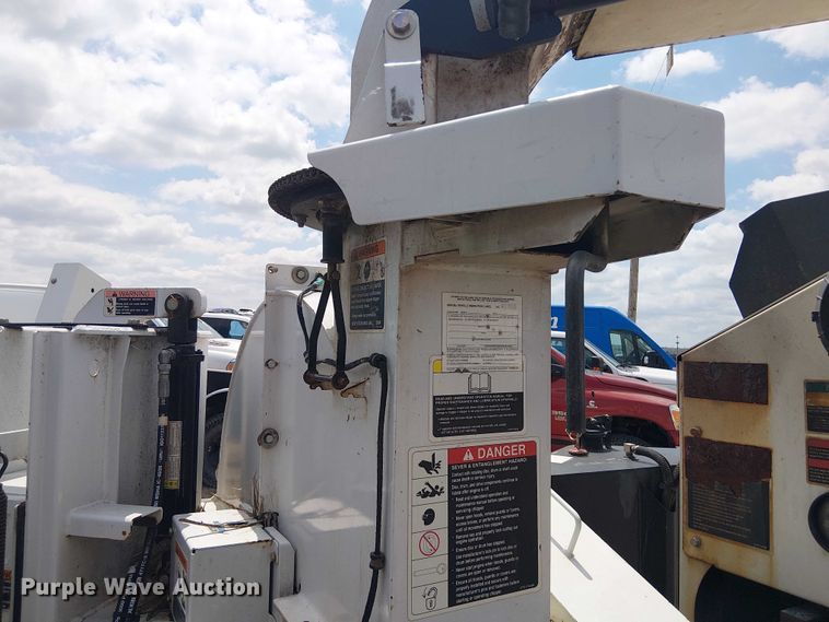 image for item YA3306 2019 Altec DC1316 wood chipper