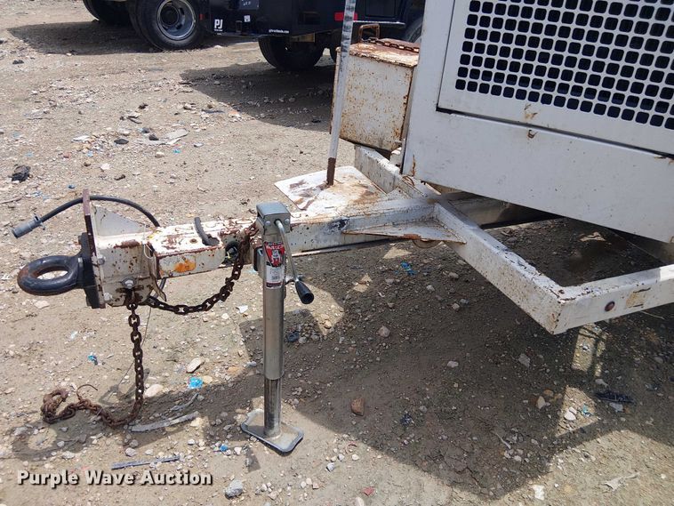 image for item YA3307 Bandit 200 UC wood chipper