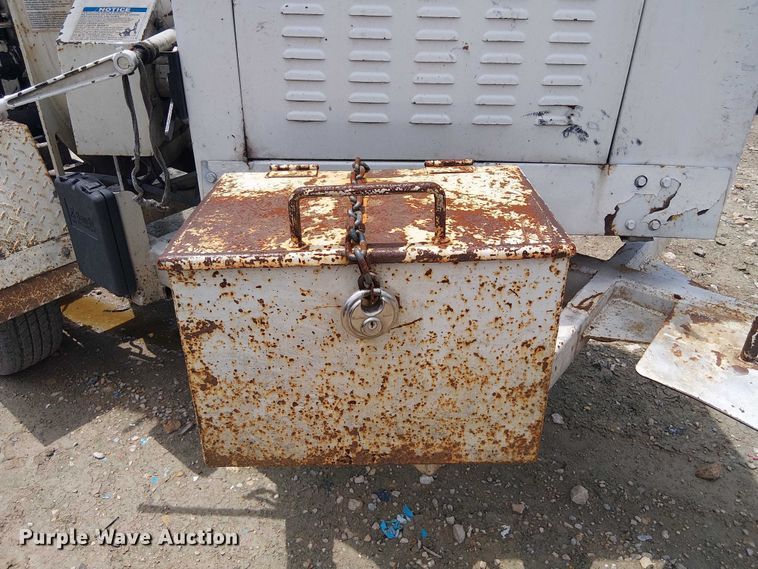 image for item YA3307 Bandit 200 UC wood chipper