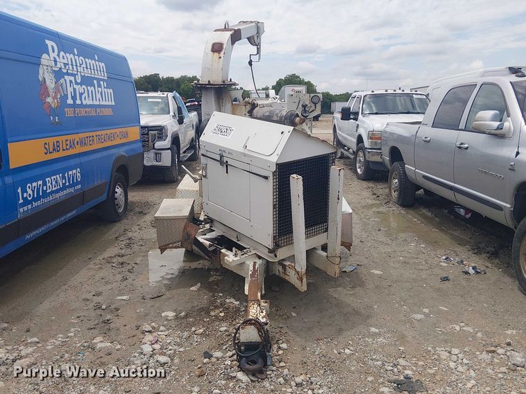 image for item YA3308 Bandit 200 wood chipper