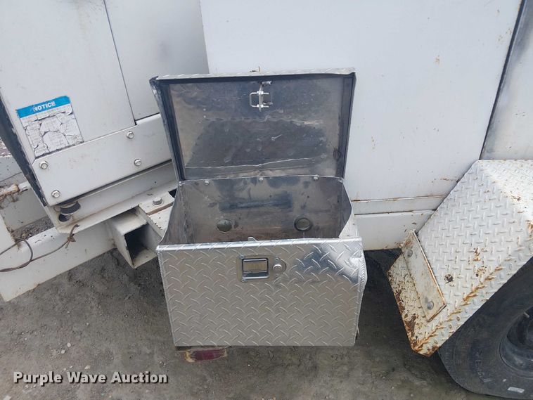 image for item YA3308 Bandit 200 wood chipper