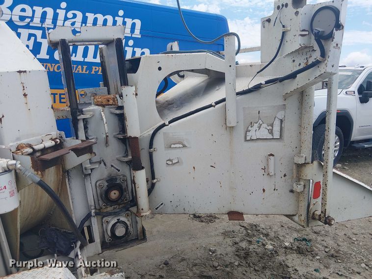 image for item YA3308 Bandit 200 wood chipper
