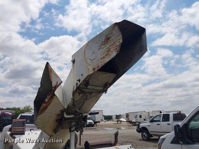 image for item YA3309 2009 Altec WC-126 wood chipper