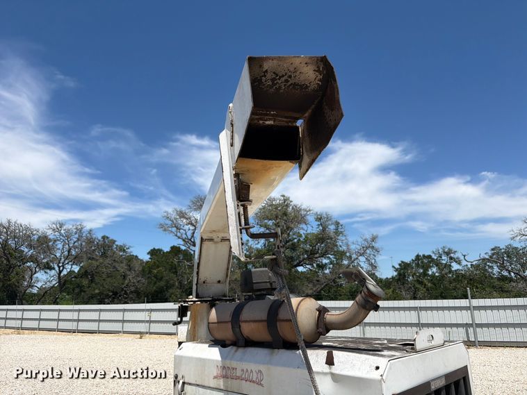 image for item YA3311 2012 Bandit 200XP wood chipper