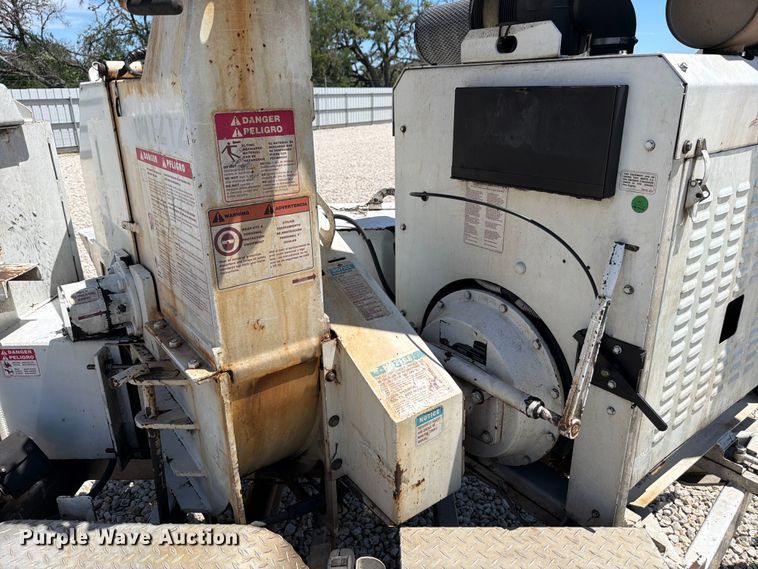 image for item YA3311 2012 Bandit 200XP wood chipper