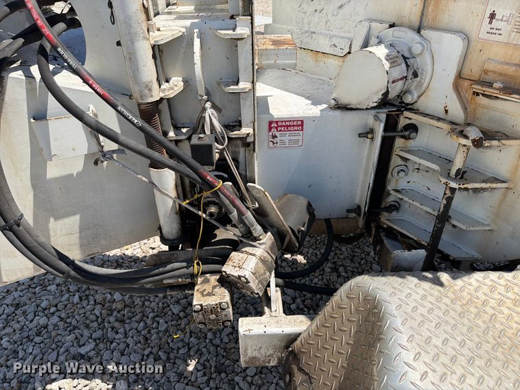 image for item YA3311 2012 Bandit 200XP wood chipper